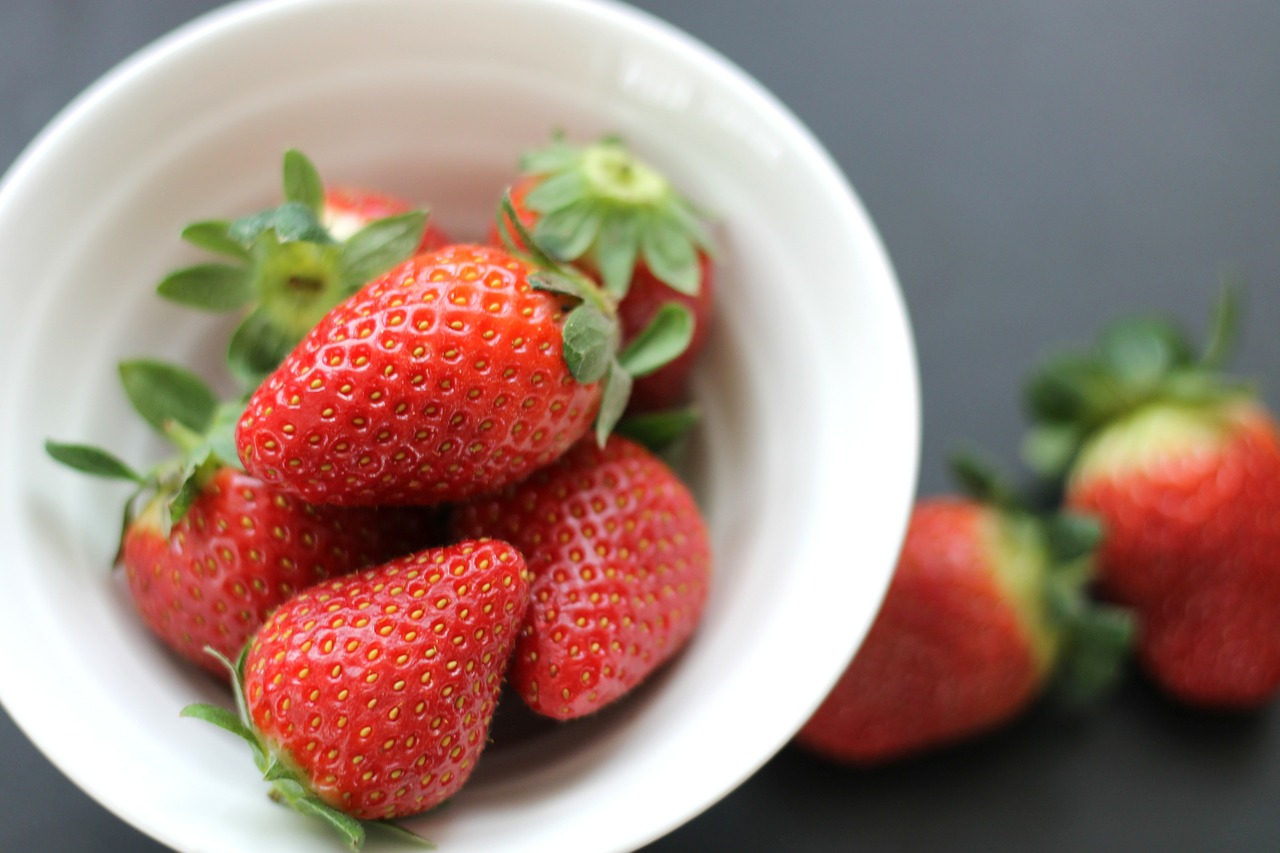 strawberries-254336_1280
